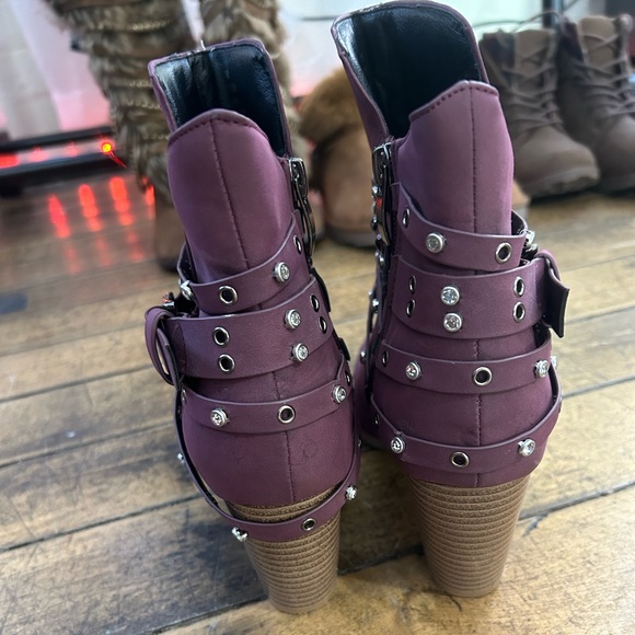 Booties - Picture 4 of 5